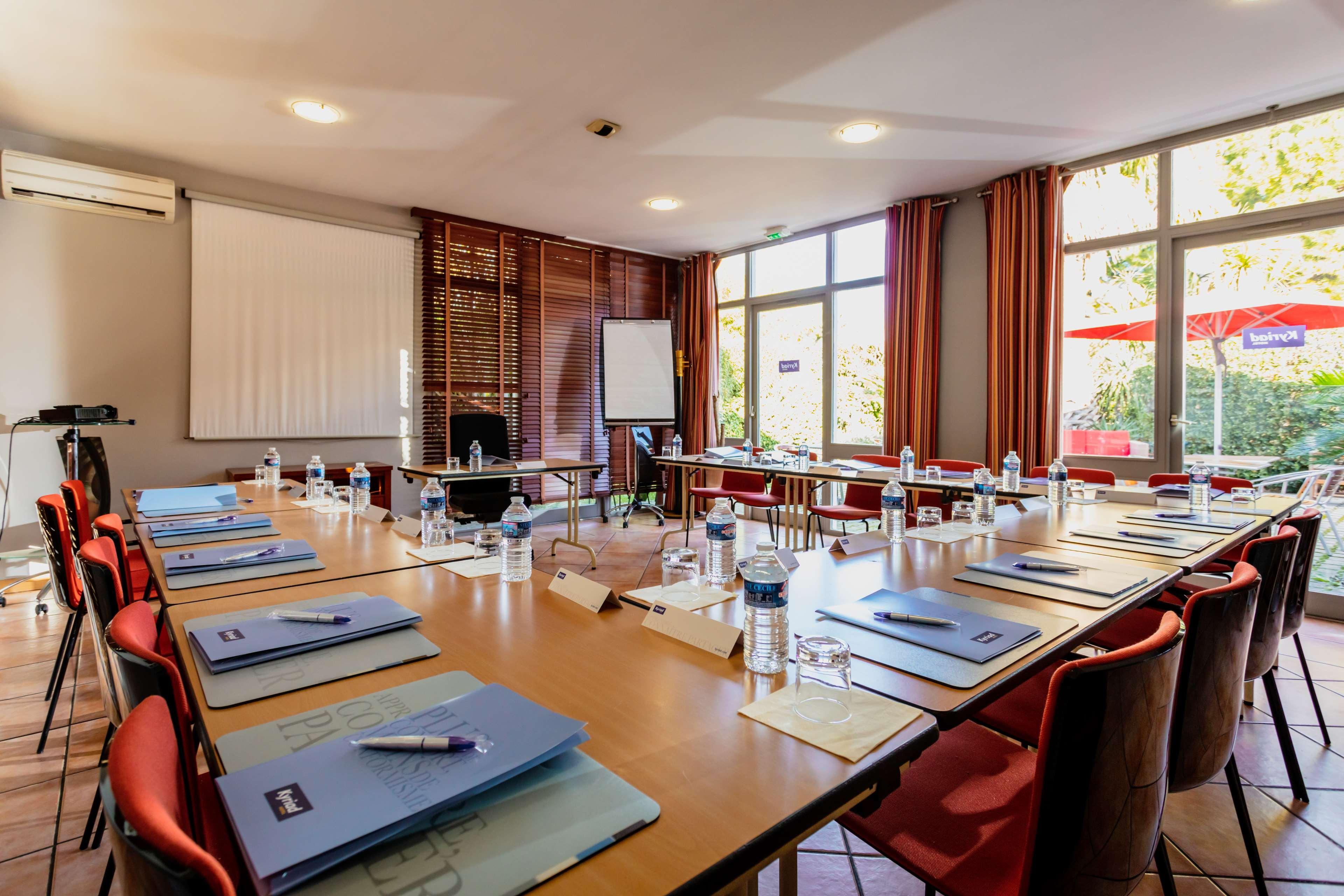 Hotel Kyriad Ouest A9 3*
