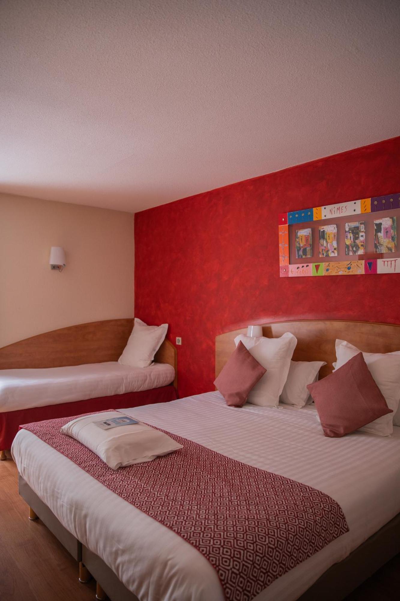 Kyriad Ouest A9 Hotel