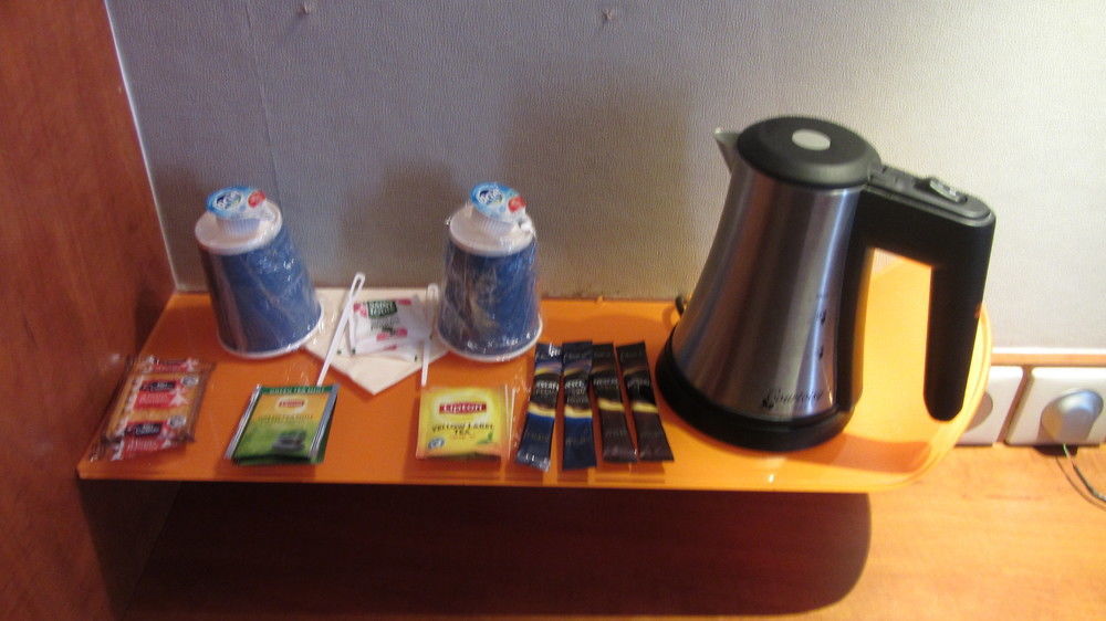 Kyriad Ouest A9 Hotel 3*