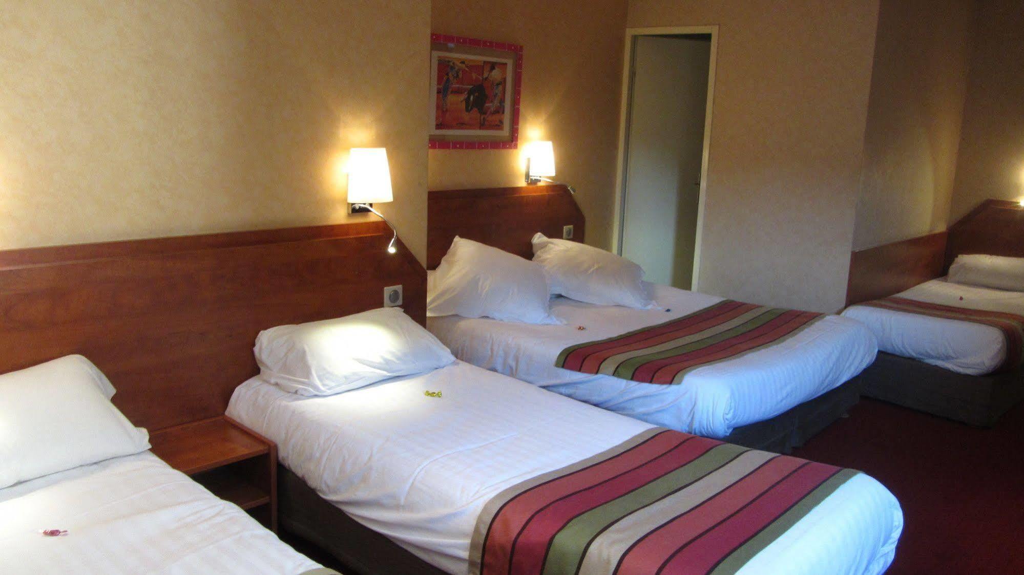 Hotel Kyriad Ouest A9 3*